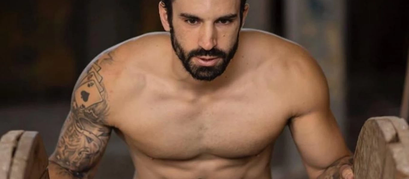 O Ηλίας Γκότσης μας έδειξε την τέλεια άσκηση για να «χτίσεις» κοιλιακούς